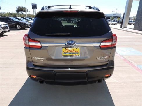 Used 2022 Subaru Ascent Limited w/ Technology Package image 6