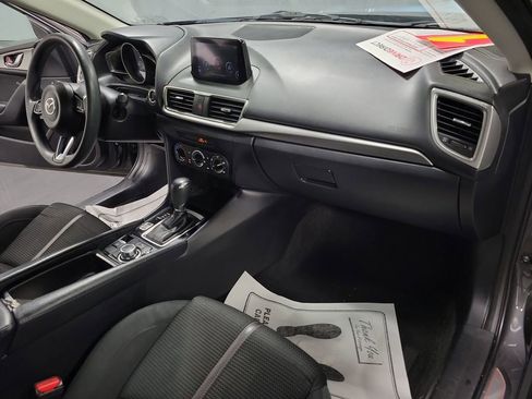 Used 2018 MAZDA MAZDA3 Sport w/ Preferred Equipment Package image 24