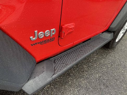 Used 2018 Jeep Wrangler Sport AWD/4WD image 10