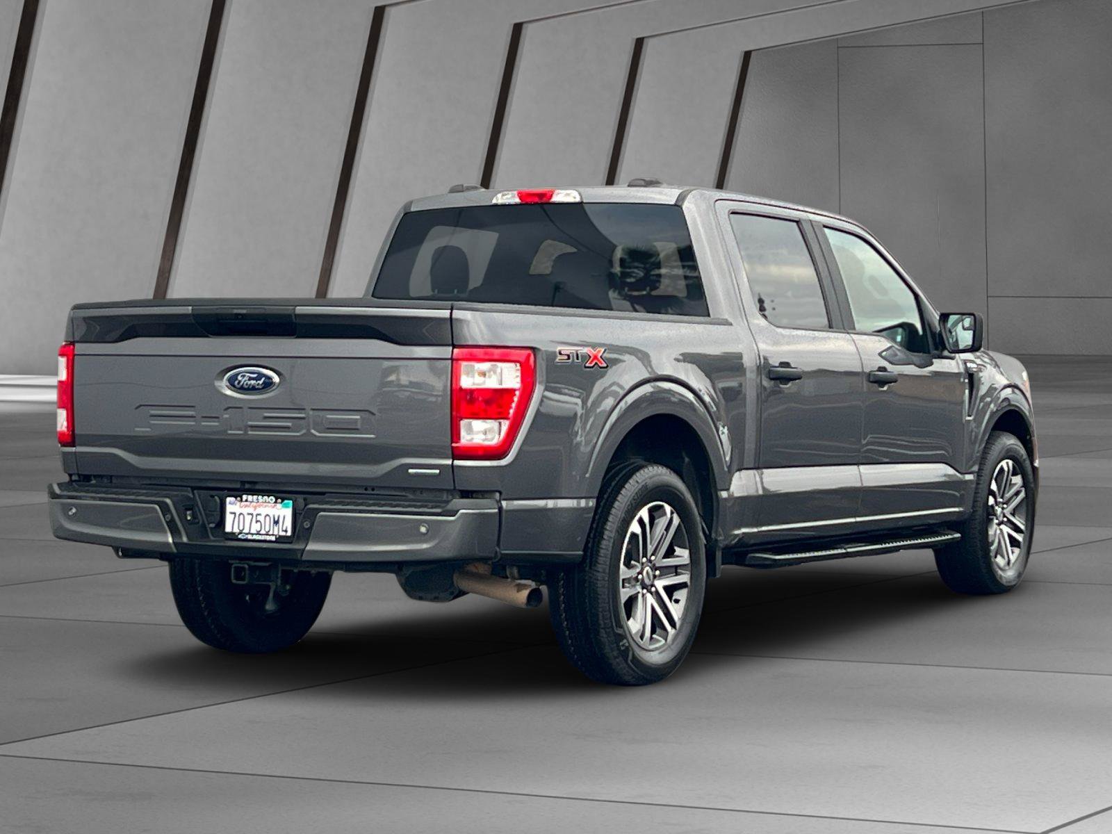 Used 2021 Ford F150 XL w/ STX Appearance Package RWD image 4