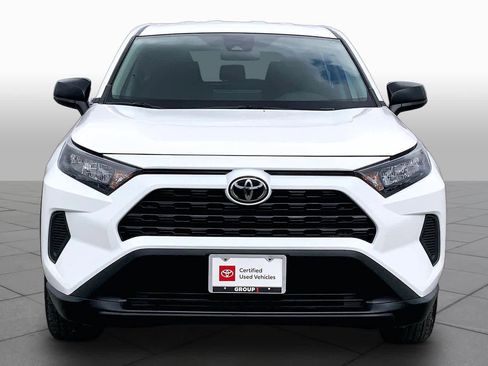 Used 2022 Toyota RAV4 LE image 4