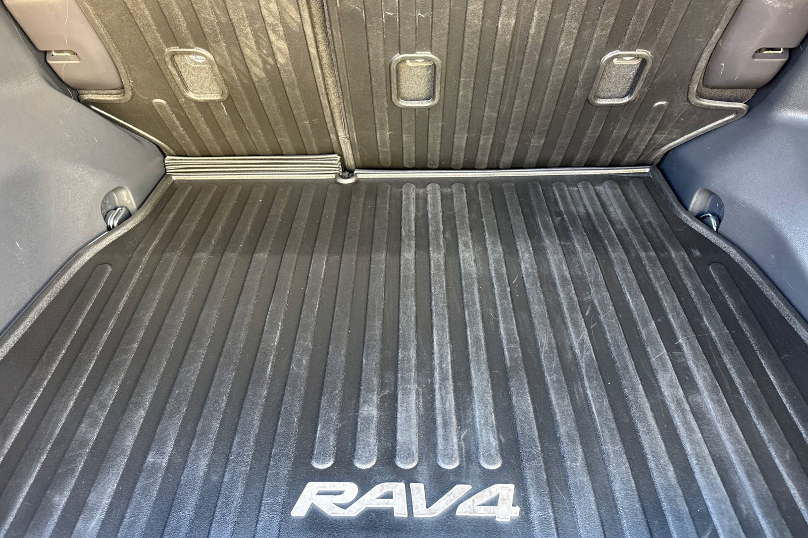 Used 2025 Toyota RAV4 SE AWD/4WD image 26