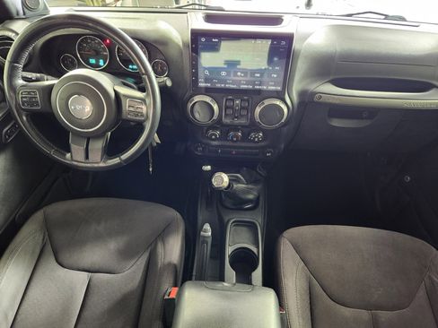 Used 2013 Jeep Wrangler Unlimited Sport image 16