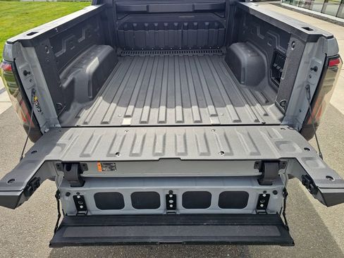 Used 2025 GMC Sierra EV Denali AWD/4WD image 13