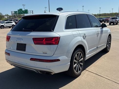 Used 2017 Audi Q7 3.0T Prestige AWD/4WD image 3