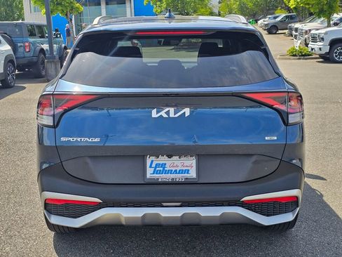 Used 2023 Kia Sportage EX AWD/4WD image 6