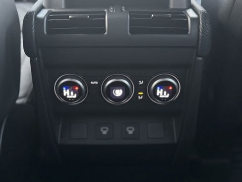 Certified 2024 Land Rover Defender 110 V8 image 20