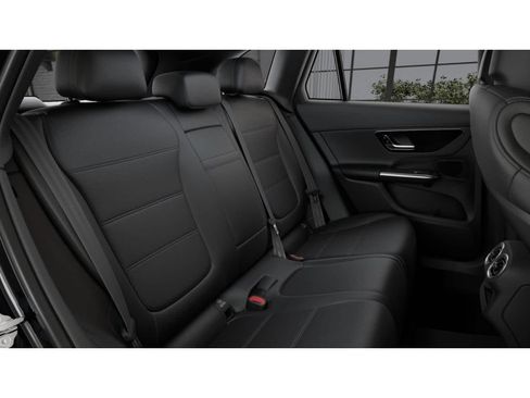 Used 2026 Mercedes-Benz GLC 300 image 5