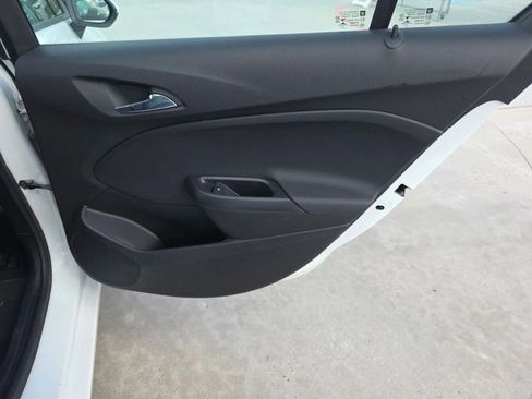 Used 2017 Chevrolet Cruze LS FWD image 13