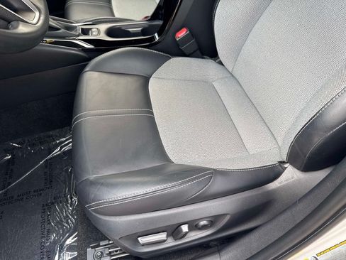 Used 2021 Toyota Corolla XSE FWD image 19