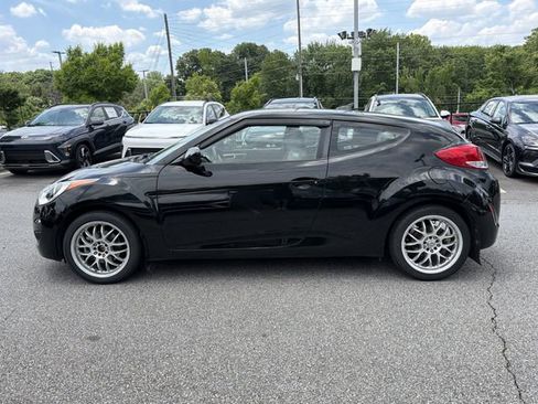 Used 2013 Hyundai Veloster FWD image 4