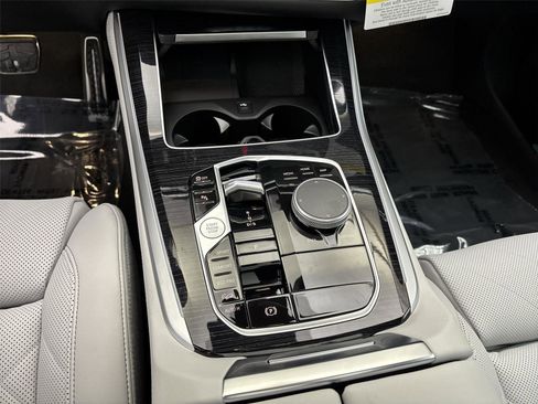 New 2026 BMW X5 xDrive40i w/ M Sport Package image 23