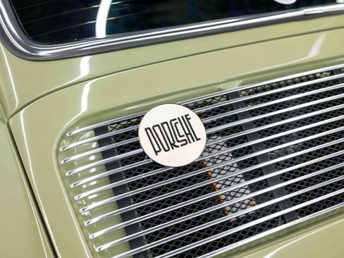 Used 1987 Porsche 911 Carrera RWD image 23