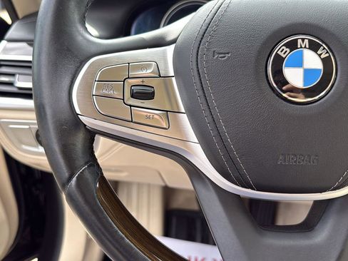 Used 2019 BMW 740i w/ Executive Package image 17