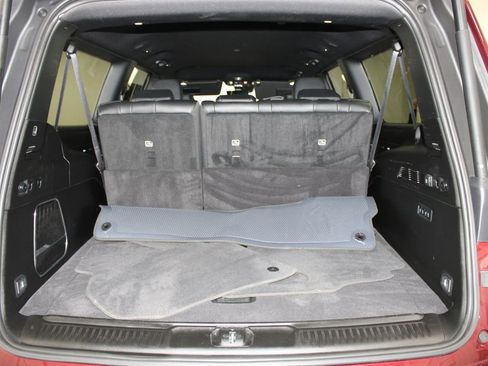 Used 2025 Jeep Wagoneer L Series II w/ 8-pass Seating Package image 24