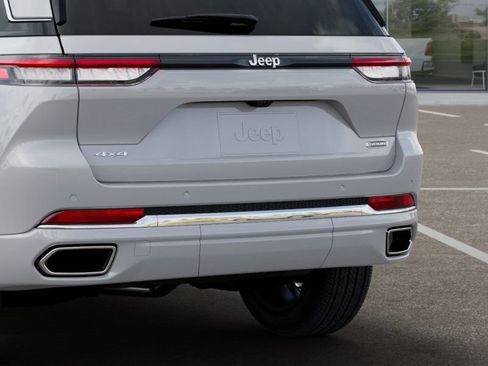 New 2025 Jeep Grand Cherokee Overland w/ Adv Protech Group III AWD/4WD image 14