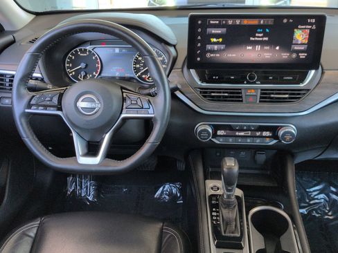 Used 2024 Nissan Altima 2.5 SL AWD/4WD image 32