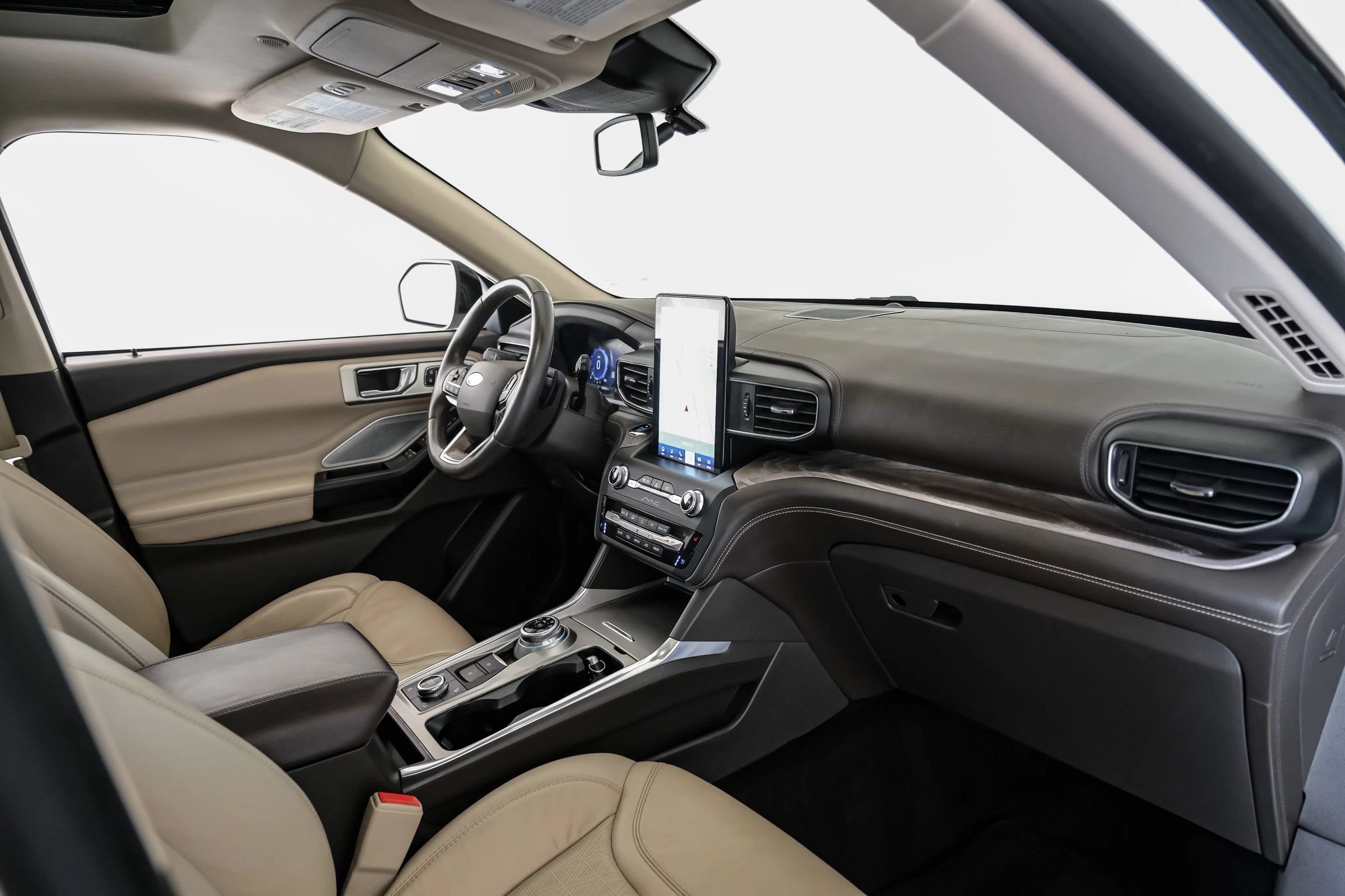 Used 2020 Ford Explorer Platinum w/ Premium Technology Package AWD/4WD image 12