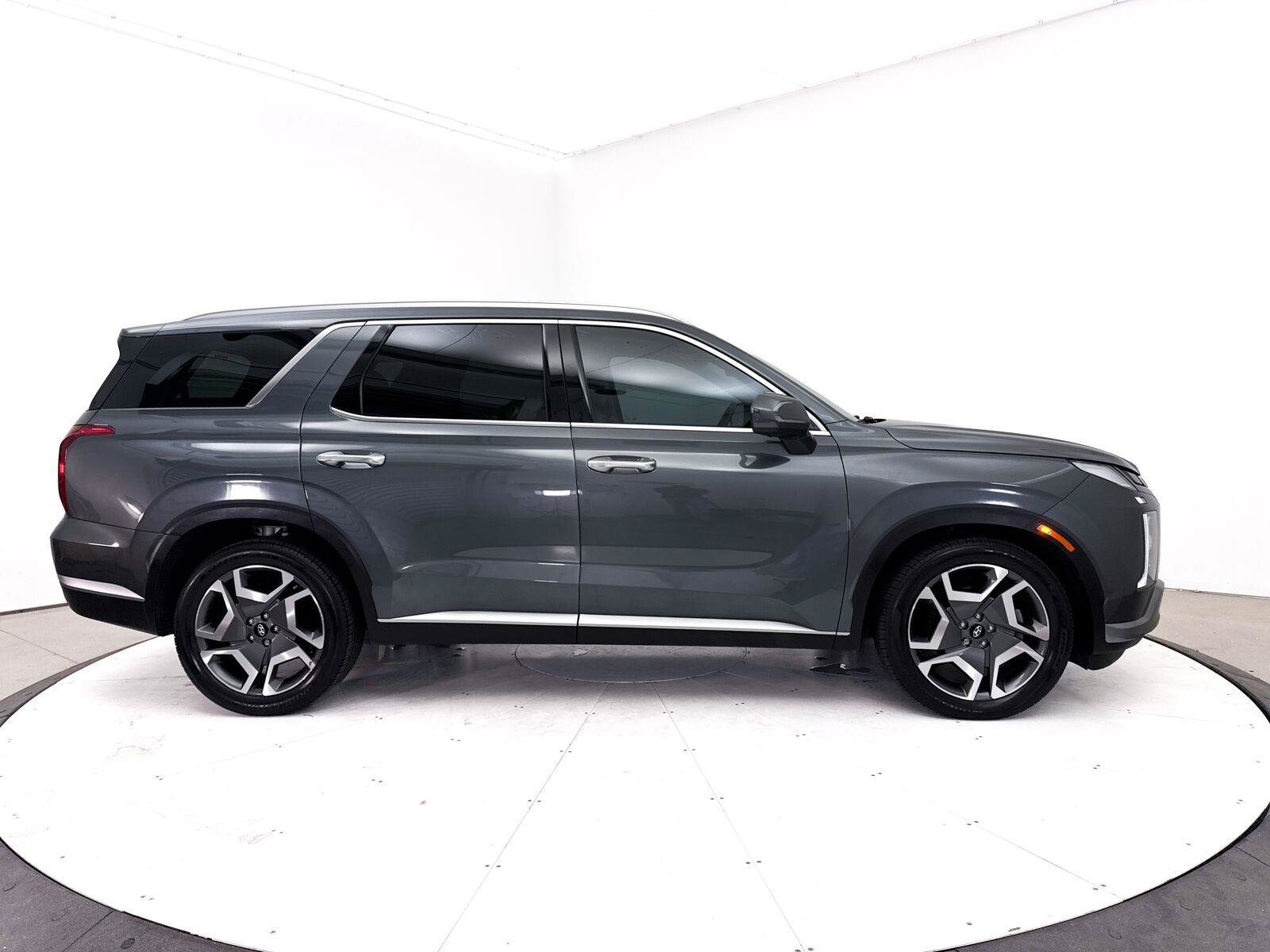 Used 2024 Hyundai Palisade SEL w/ Premium Package FWD image 45
