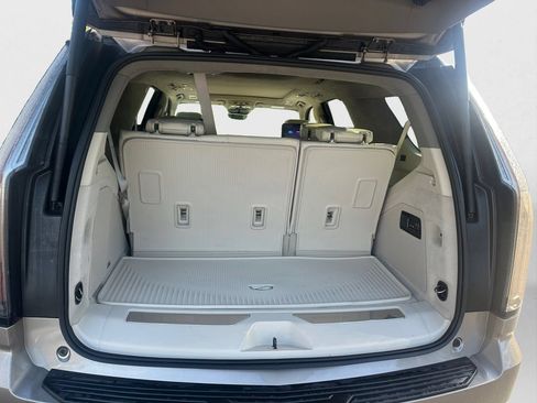 Used 2025 Cadillac Escalade Sport Platinum w/ LPO, ONYX Package AWD/4WD image 13
