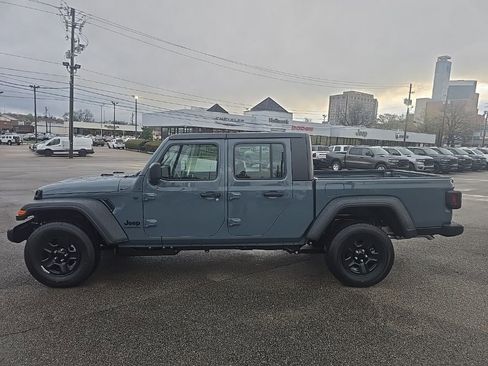 New 2026 Jeep Gladiator Sport image 6