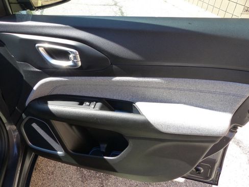 Used 2024 Jeep Compass Sport image 33