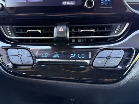 Used 2019 Toyota C-HR LE FWD image 26