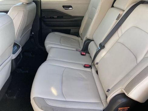 Used 2022 Nissan Pathfinder SL image 21