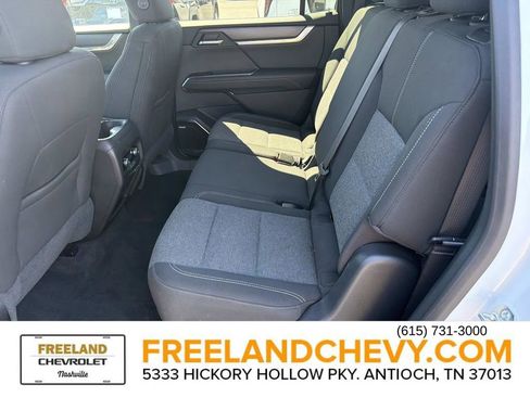 Used 2025 GMC Acadia Elevation image 16