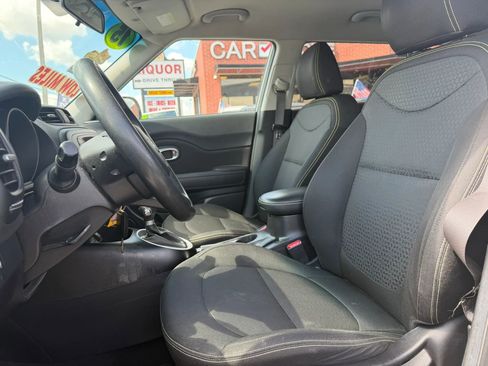 Used 2015 Kia Soul + FWD image 9