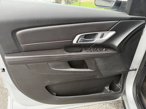 Used 2017 GMC Terrain SLE FWD image 11