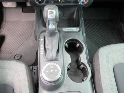 Used 2022 Ford Bronco 4-Door AWD/4WD image 22