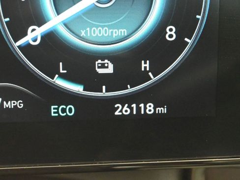 Used 2025 Hyundai Elantra Limited image 36