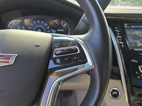 Used 2019 Cadillac Escalade ESV Premium Luxury RWD image 23