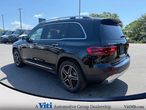 Used 2026 Mercedes-Benz GLB 250 4MATIC image 6