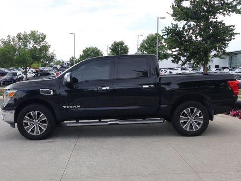 Used 2017 Nissan Titan SL w/ SL Towing Convenience Package AWD/4WD image 6