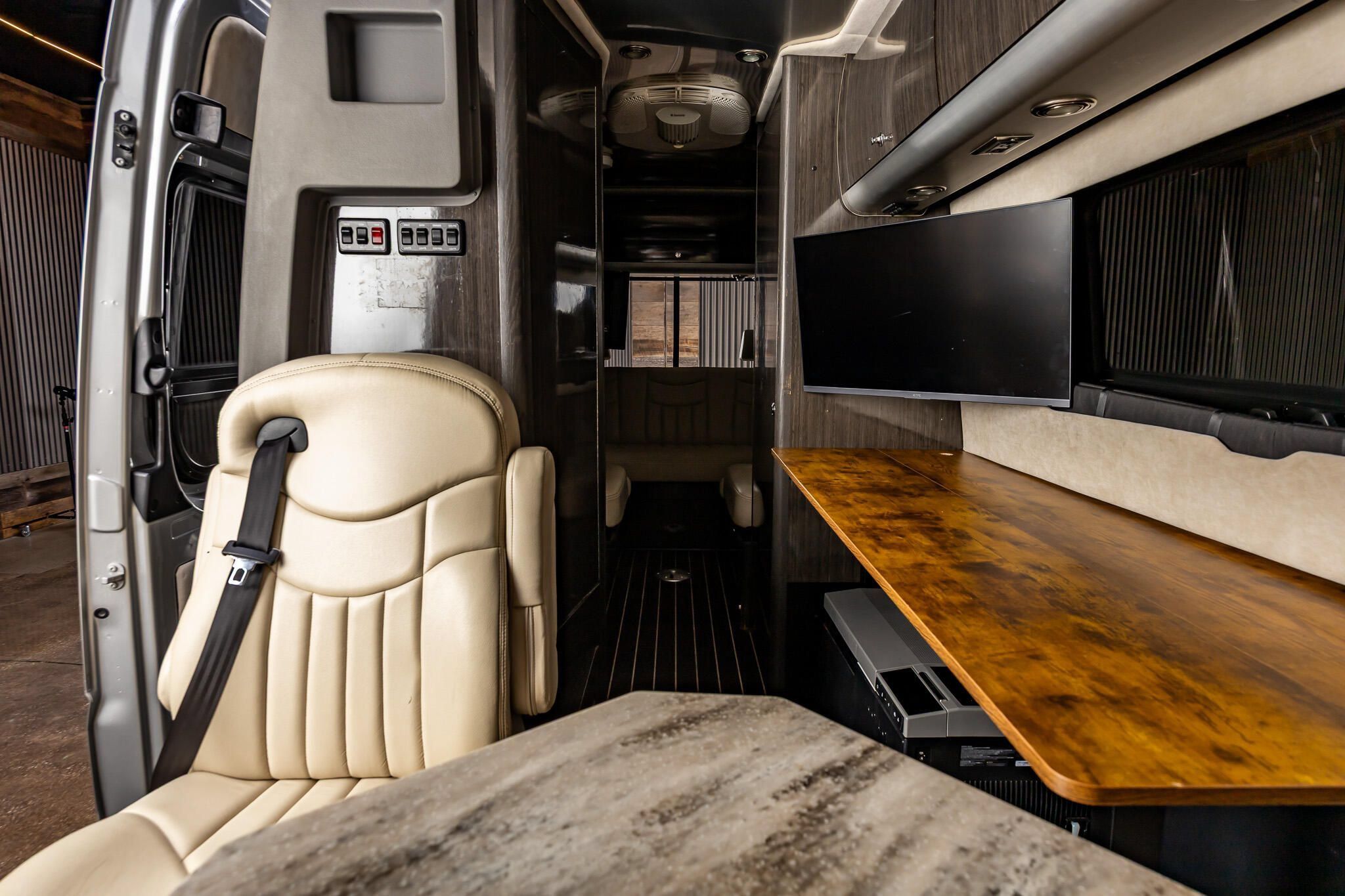 Used 2015 Mercedes-Benz Sprinter 3500 image 28