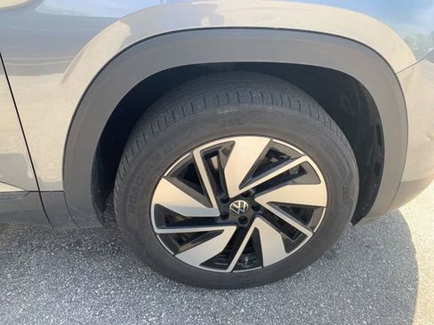 Used 2025 Volkswagen Atlas SE image 9