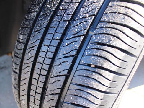 Used 2009 Buick Lucerne CXL w/ Driver Confidence Package image 16