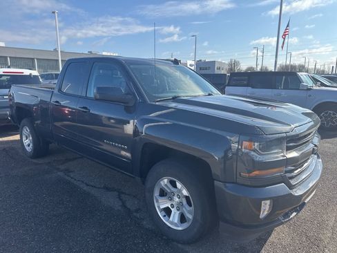 Used 2018 Chevrolet Silverado 1500 LT w/ All Star Edition image 7