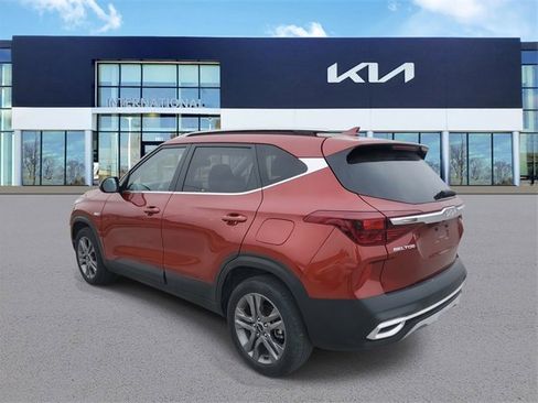 Used 2023 Kia Seltos S w/ Navigation Package image 4