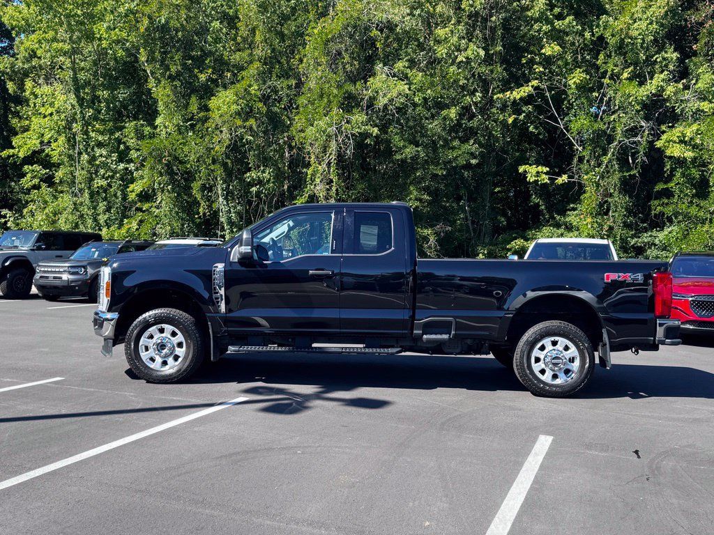Used 2024 Ford F250 XLT w/ FX4 Off-Road Package AWD/4WD image 3