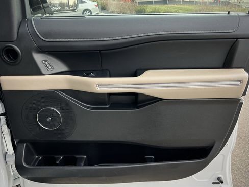 Used 2024 Ford Expedition Max Limited image 41