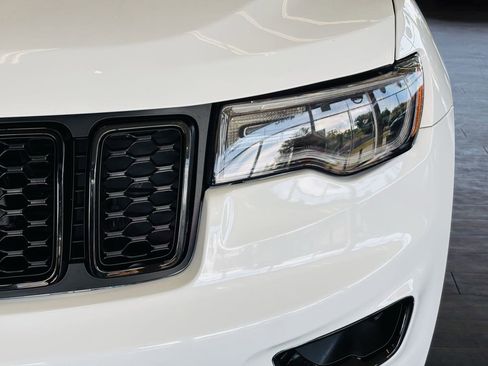 Used 2021 Jeep Grand Cherokee Laredo X AWD/4WD image 17