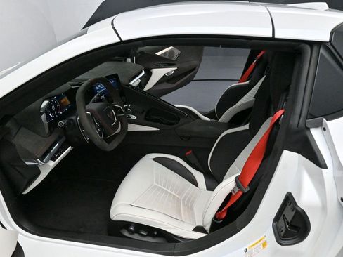 Used 2023 Chevrolet Corvette Stingray Premium Conv w/ Z51 Performance Package RWD image 14