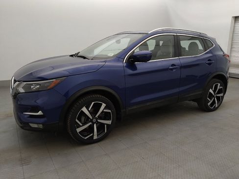 Used 2020 Nissan Rogue Sport SL w/ Premium Package FWD image 2