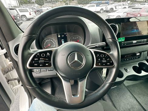 Used 2024 Mercedes-Benz Sprinter 2500 image 12