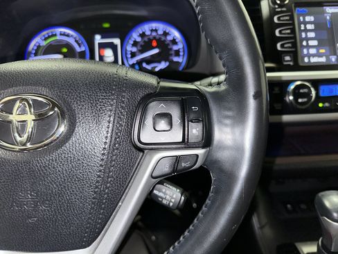 Used 2019 Toyota Highlander Limited Platinum AWD/4WD image 20