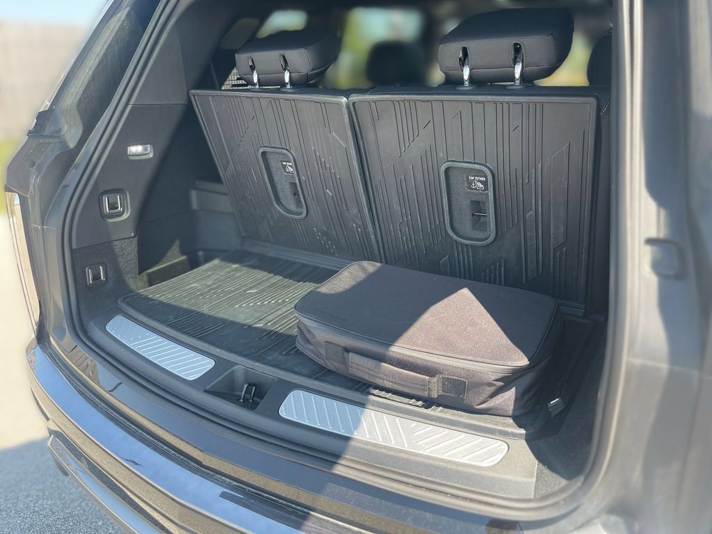 Certified 2026 Cadillac Vistiq Sport w/ LPO, Floor Liner Package AWD/4WD image 16