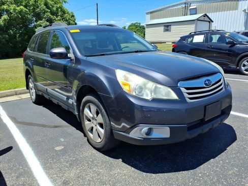 Used 2012 Subaru Outback 3.6R Limited w/ Moonroof Pkg AWD/4WD image 11